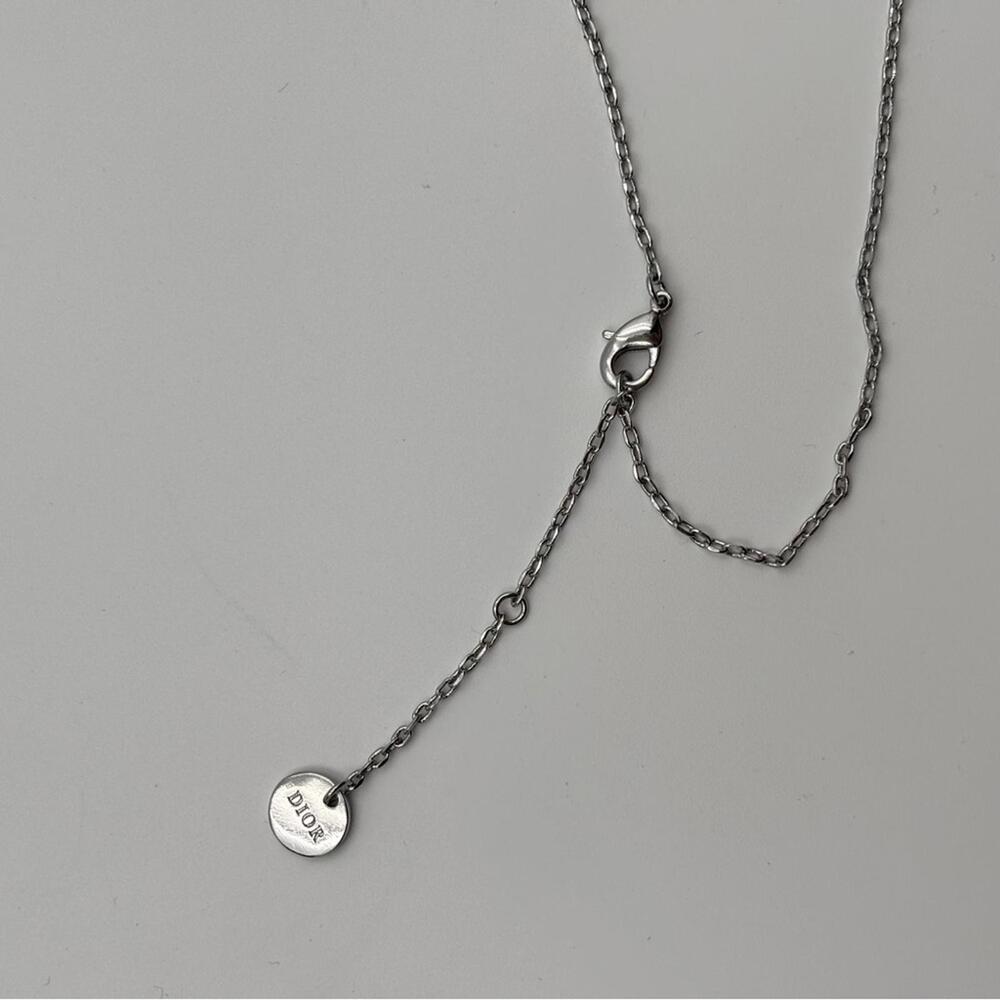 Christian Dior Silver Ribbon Pearl Pendant Necklace - Picture 4 of 6